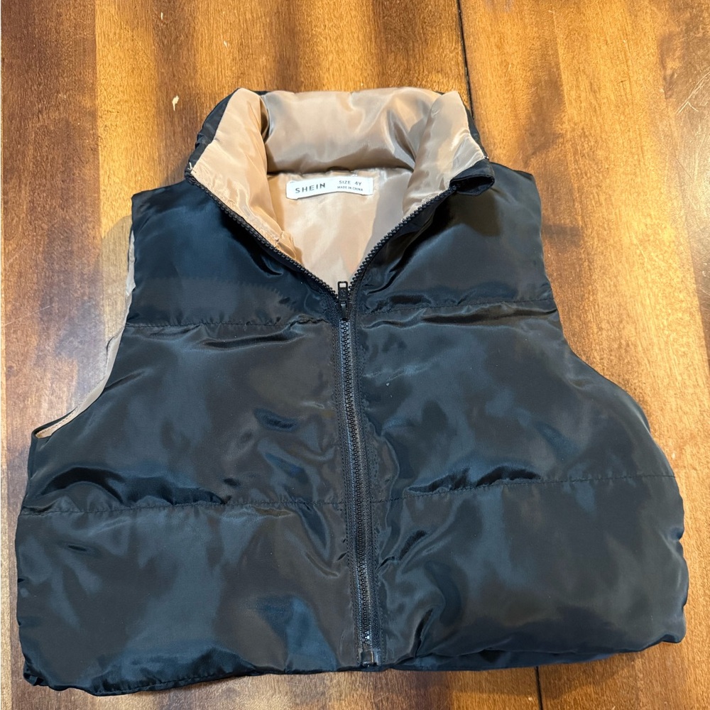 SHEIN Toddler 4Y Black Puffer Vest